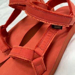 Reva Women's Sandal, size 9, orangey red